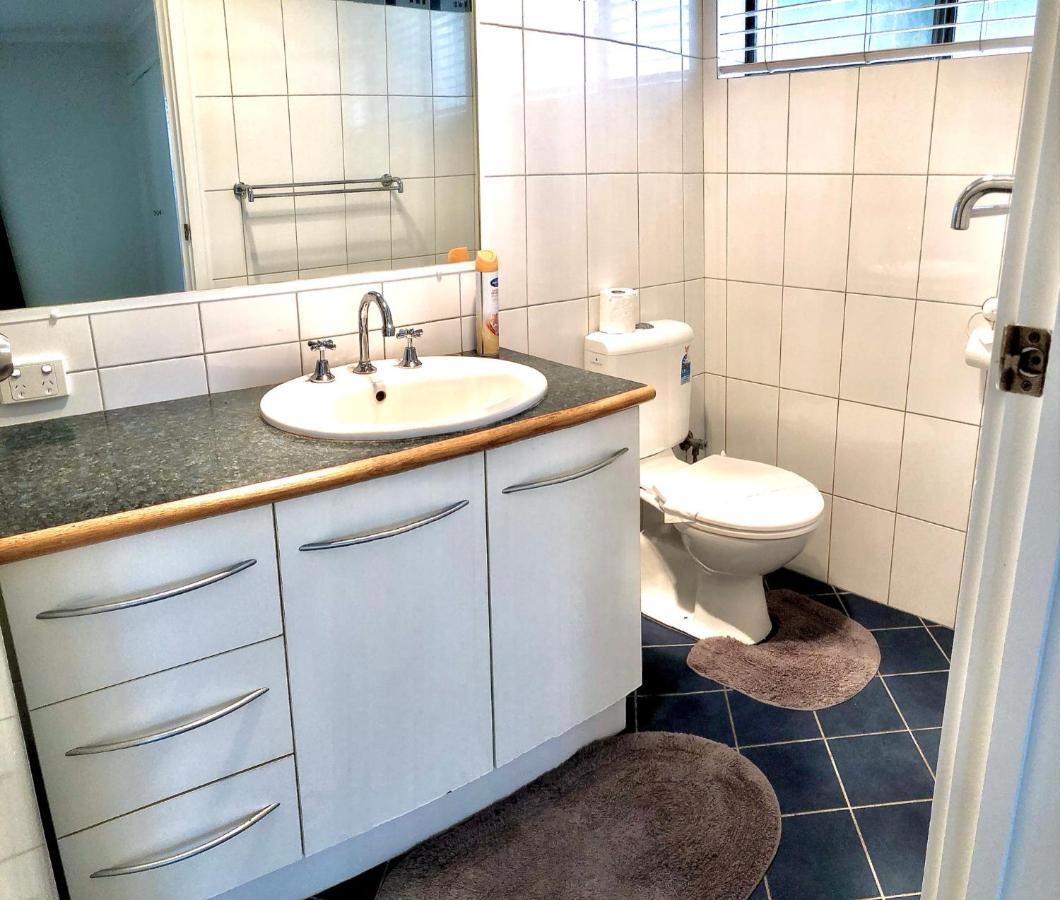 Beach House Opposite Ocean 4 Bed 2 Bathroom With Pool Geraldton Exterior photo